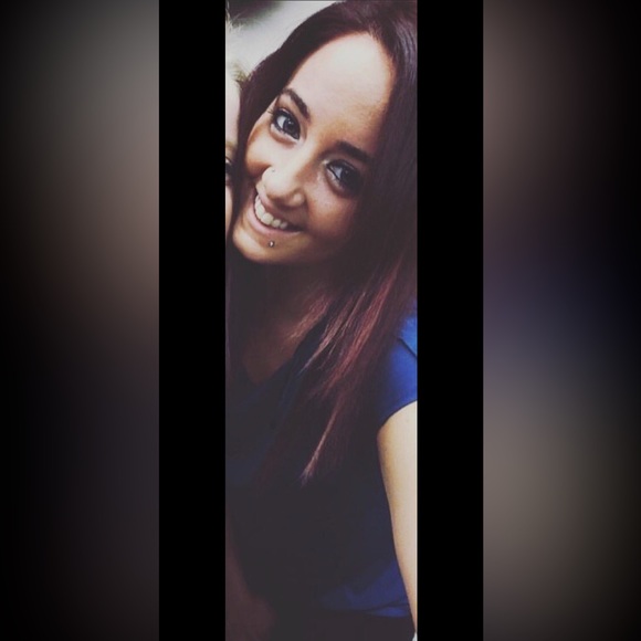 🚀MEET YOUR POSHER, KELLIE⚡️ - Picture 5 of 16